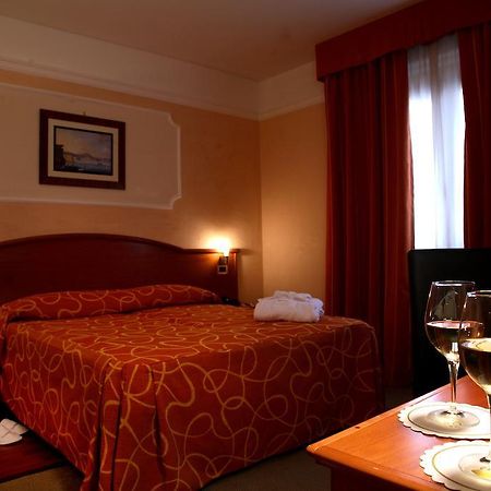 Gold Hotel Marcianise Oda fotoğraf